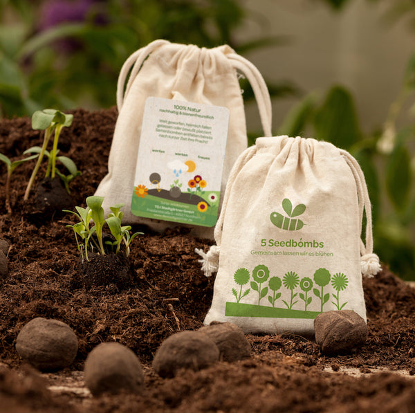 5 seed bombs in a printed cotton bag